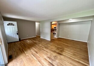 2350 NJ-10 in Morris Plains, NJ - Building Photo - Building Photo