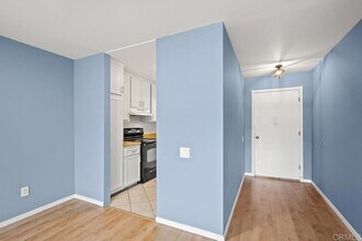 6725 Mission Gorge Rd, Unit 102A in San Diego, CA - Building Photo - Building Photo