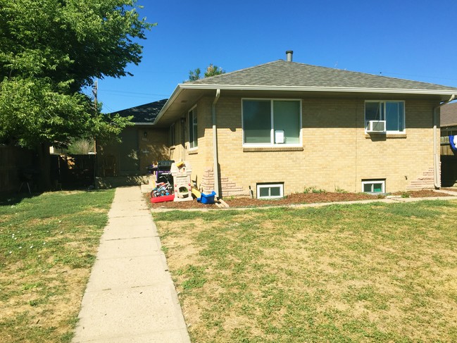 1169 Dayton St in Aurora, CO - Foto de edificio - Building Photo