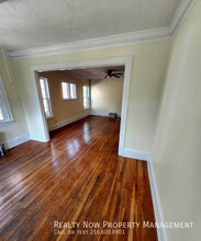 2453 Overlook Rd-Unit -Unit 4 in Cleveland Heights, OH - Building Photo - Building Photo