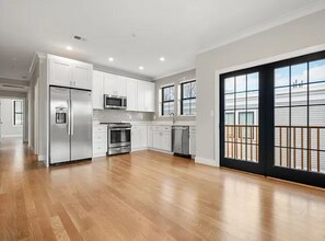 281 Lamartine St, Unit 1 in Boston, MA - Building Photo - Building Photo