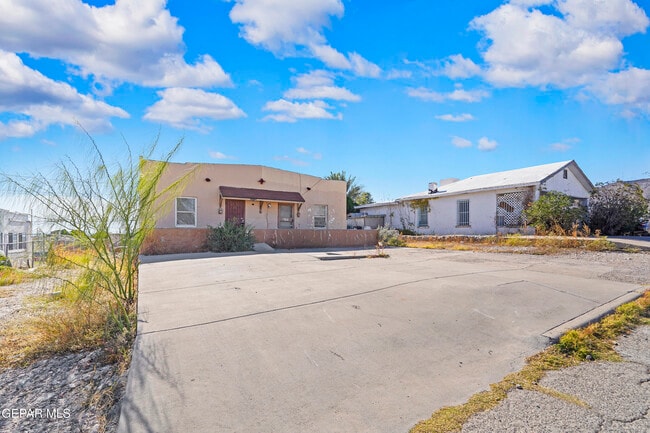 3418 Frankfort Ave in El Paso, TX - Building Photo - Building Photo