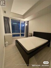 1 Bloor St E in Toronto, ON - Building Photo - Building Photo