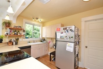 2149 NE Clackamas St in Portland, OR - Foto de edificio - Building Photo