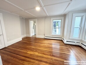 13 Saratoga St, Unit 1 in Boston, MA - Building Photo - Building Photo