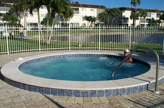 1018 Manatee Rd in Naples, FL - Building Photo - Building Photo