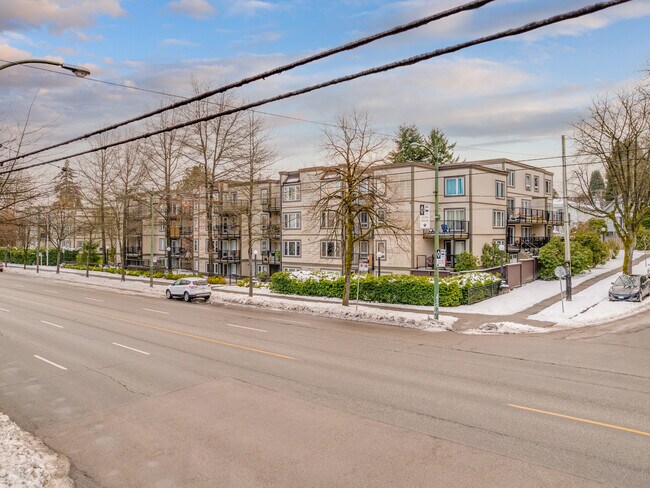 Mariner Mews in Vancouver, BC - Building Photo - Building Photo