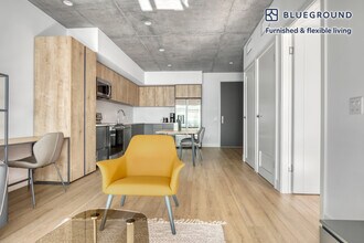 1027 Wilshire Blvd in Los Angeles, CA - Building Photo - Building Photo