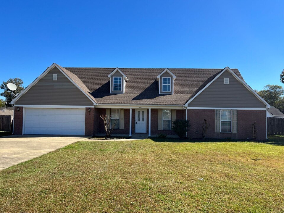 273 Regency Dr in Brighton, TN - Building Photo