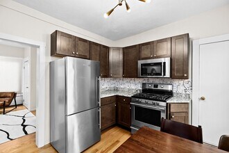 12 Pearl Street Pl, Unit 2 in Somerville, MA - Building Photo - Building Photo