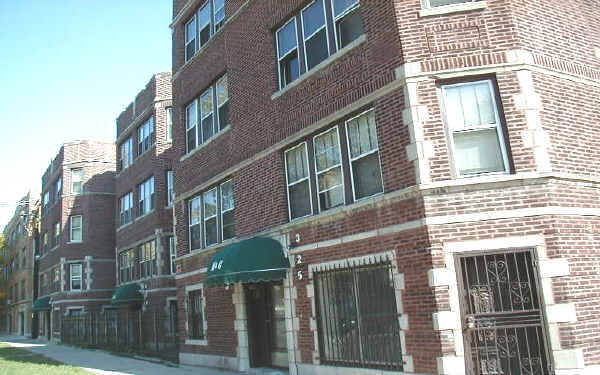 21 Units /// Austin in Chicago, IL - Building Photo - Building Photo