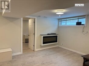 2271 Truscott Dr in Mississauga, ON - Building Photo - Building Photo