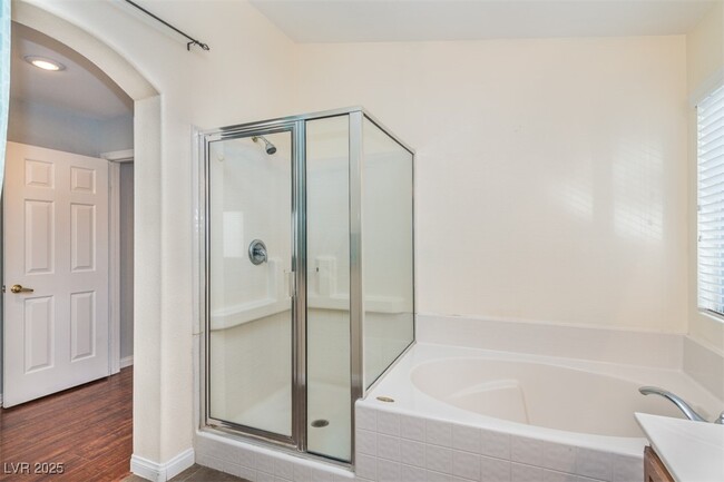 992 Leadville Meadows Dr in Henderson, NV - Building Photo - Building Photo