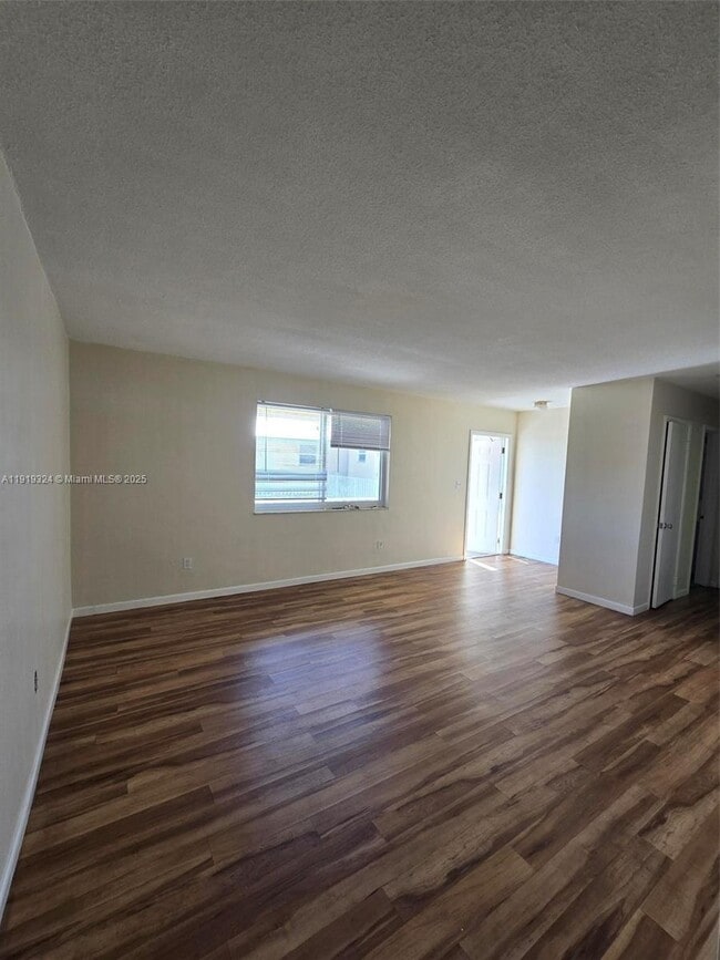 7861 Johnson St in Pembroke Pines, FL - Building Photo - Building Photo