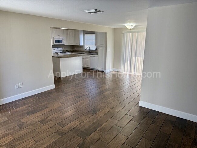 4709 Bessie Rd in Tampa, FL - Building Photo - Building Photo