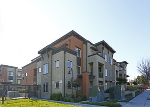 Brookwood Terrace in San Jose, CA - Building Photo - Building Photo