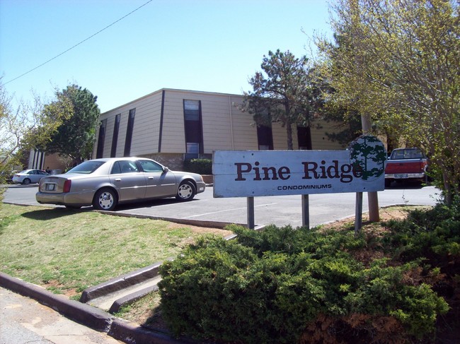 Pine Ridge Condominiums in Oklahoma City, OK - Building Photo - Building Photo