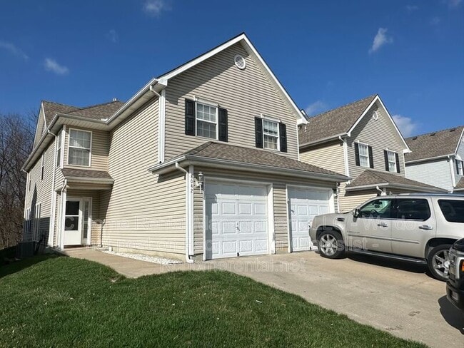 8042 N Elmwood Ave in Kansas City, MO - Building Photo - Building Photo