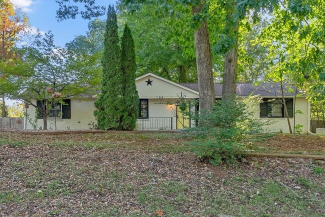 102 Preston Dr in Clarksville, TN - Building Photo - Building Photo