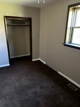 13449 S Baltimore Ave, Unit 1st Floor in Chicago, IL - Foto de edificio - Building Photo