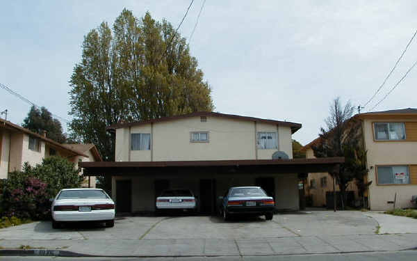 1976 Powell St in San Pablo, CA - Foto de edificio - Building Photo