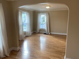 201 Washington Ave, Unit Upper