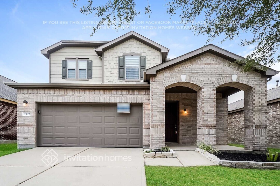 11019 Hayden Falls Dr in Richmond, TX - Building Photo