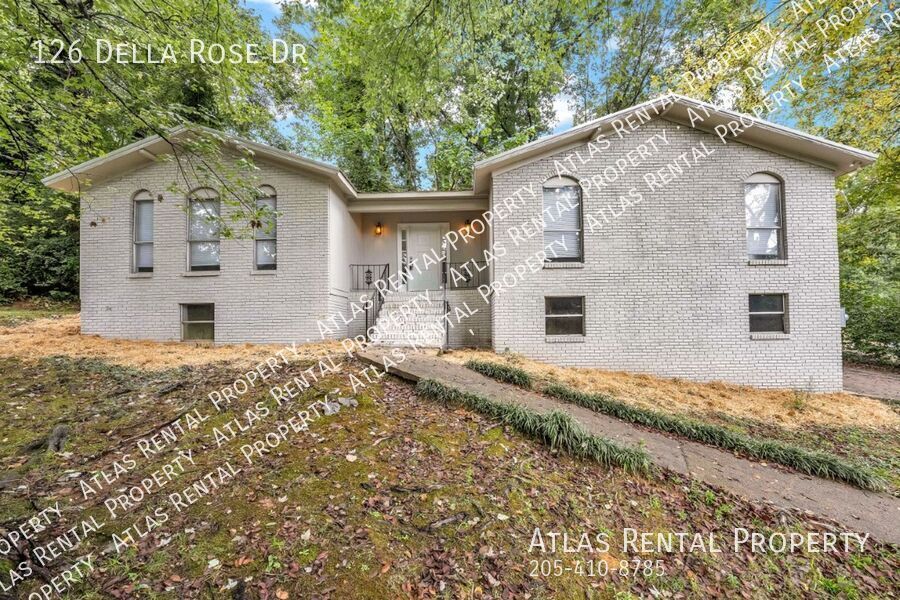 126 Della Rose Dr in Birmingham, AL - Building Photo