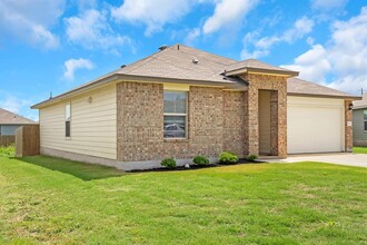 532 Taggart Trail in Jarrell, TX - Building Photo - Building Photo