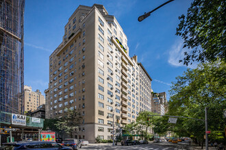 945 Fifth Ave in New York, NY - Building Photo - Primary Photo