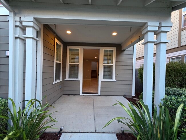 5009 Telegraph Blvd in Marina, CA - Foto de edificio - Building Photo