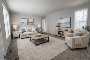 38037 Chilver Ave in Clinton Township, MI - Building Photo