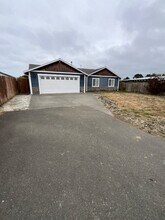 2533 Rita Ave in Mckinleyville, CA - Building Photo - Building Photo