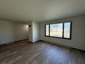 1289-1291 Meadow Ln in Neenah, WI - Building Photo - Building Photo