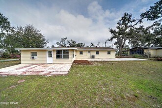 1602 Montana Ave in Lynn Haven, FL - Building Photo - Building Photo