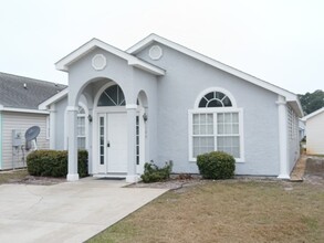 109 Seagrass Way in Panama City Beach, FL - Foto de edificio - Building Photo