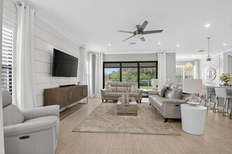9114 Passiflora Wy in Boca Raton, FL - Foto de edificio - Building Photo