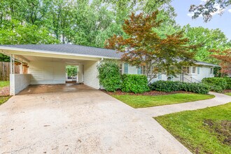 5162 Lincrest Pl in Charlotte, NC - Building Photo - Building Photo