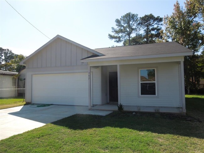 357 Goldenrod in Livingston, TX - Foto de edificio - Building Photo