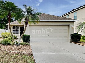 9735 33rd Ave E in Palmetto, FL - Building Photo