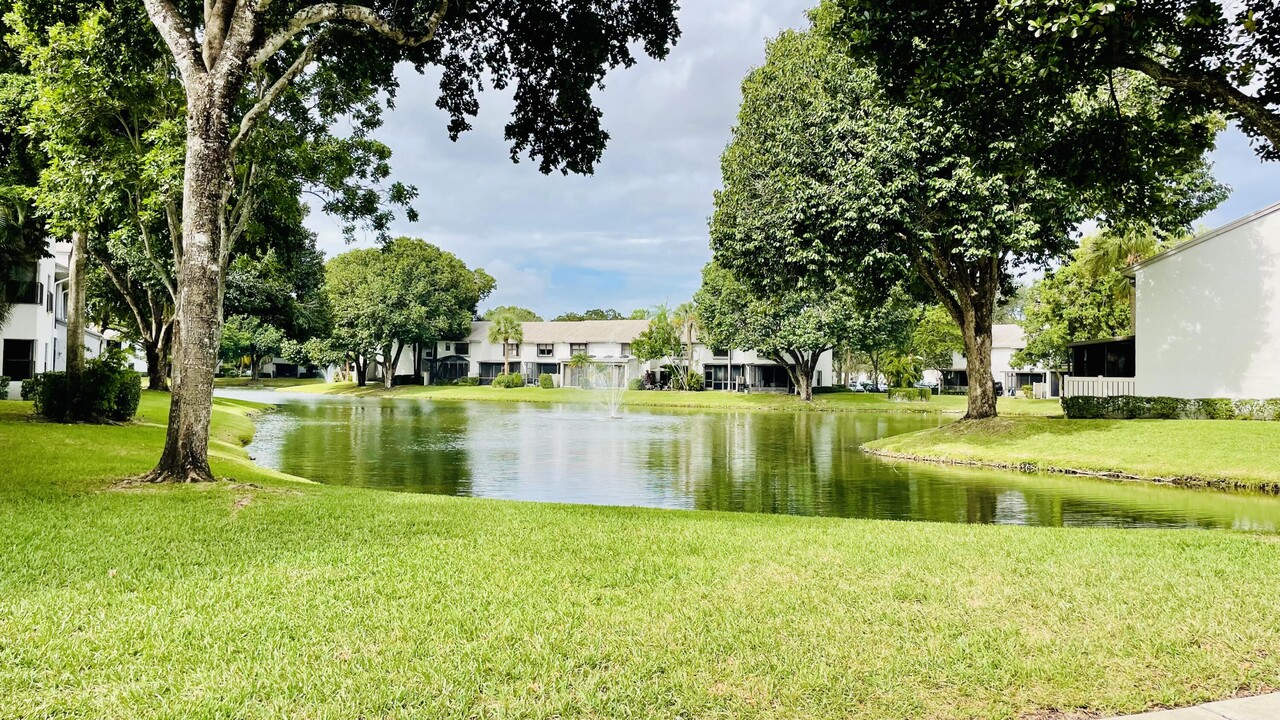 4718 NW 22nd St in Coconut Creek, FL - Building Photo