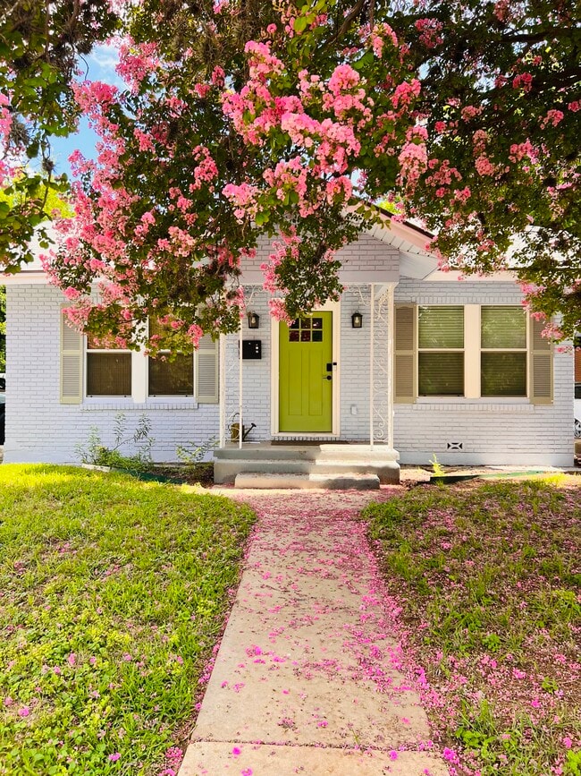514 Canton in San Antonio, TX - Building Photo - Building Photo