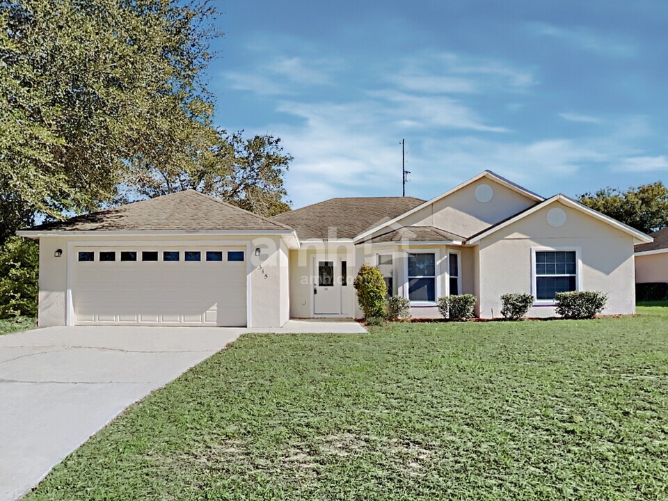 315 Morningview Dr in Eustis, FL - Building Photo