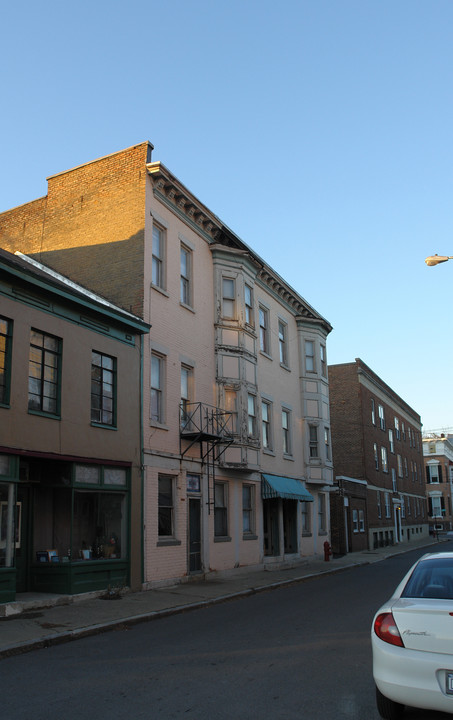 112 S Ferry St in Schenectady, NY - Building Photo