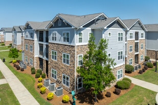 Evergreen at Five Points in Valdosta, GA - Building Photo