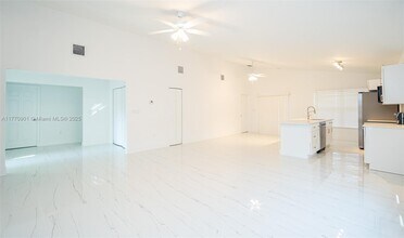 650 NW 21st Ave in Pompano Beach, FL - Building Photo - Building Photo
