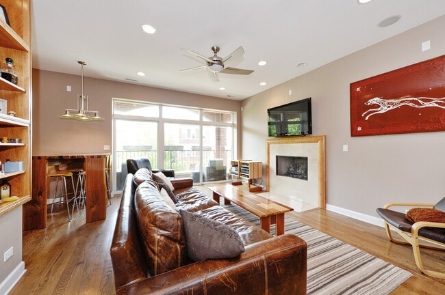 1518 W Chestnut St in Chicago, IL - Building Photo - Building Photo