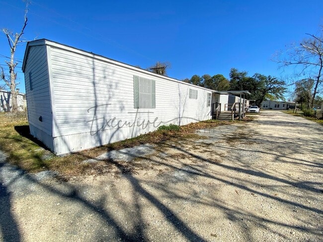 property at 625-3 N Claiborne St