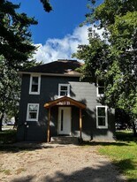 902 6th Ave NE, Unit A Lower in Brainerd, MN - Building Photo