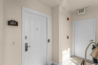 1322 Seven Eagles Ct, Unit 301 in Kissimmee, FL - Foto de edificio - Building Photo